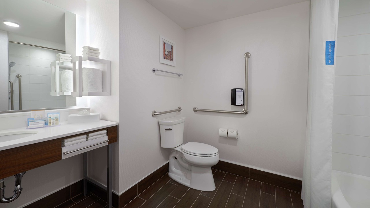 Photo of Bathroom in Dorval