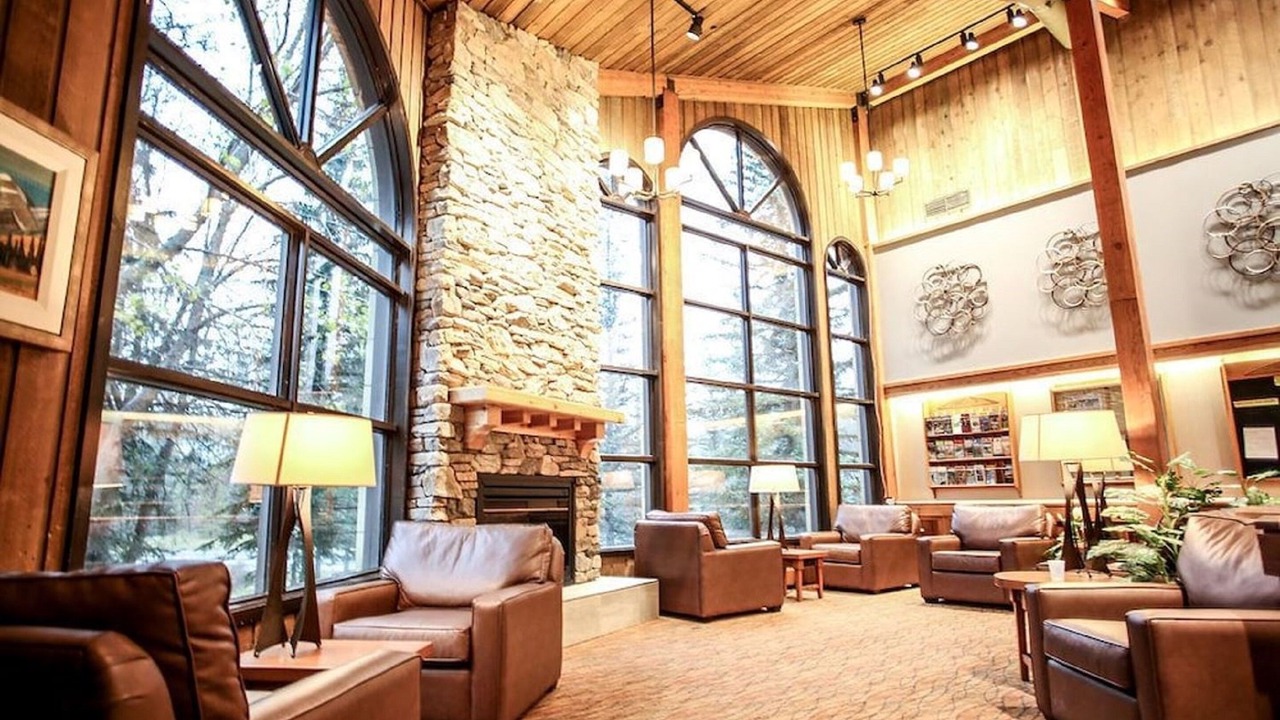 Photo of Livingroom in Lake Louise