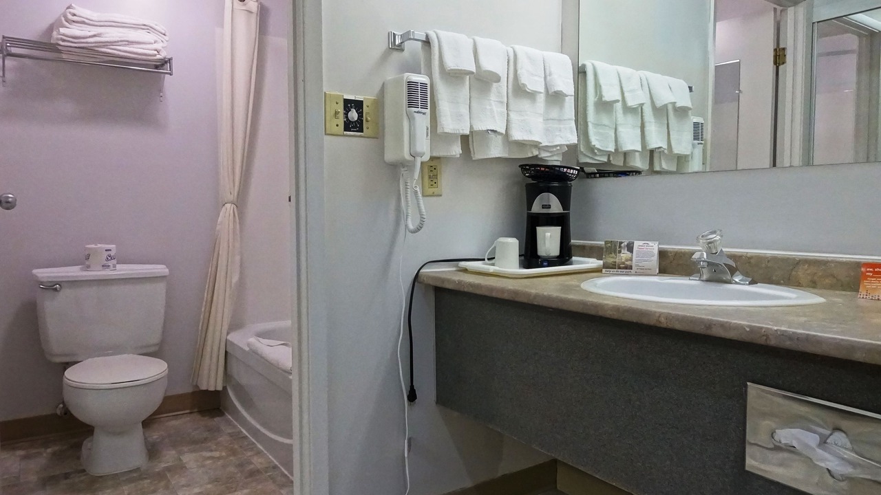 Photo of Bathroom in Tillsonburg