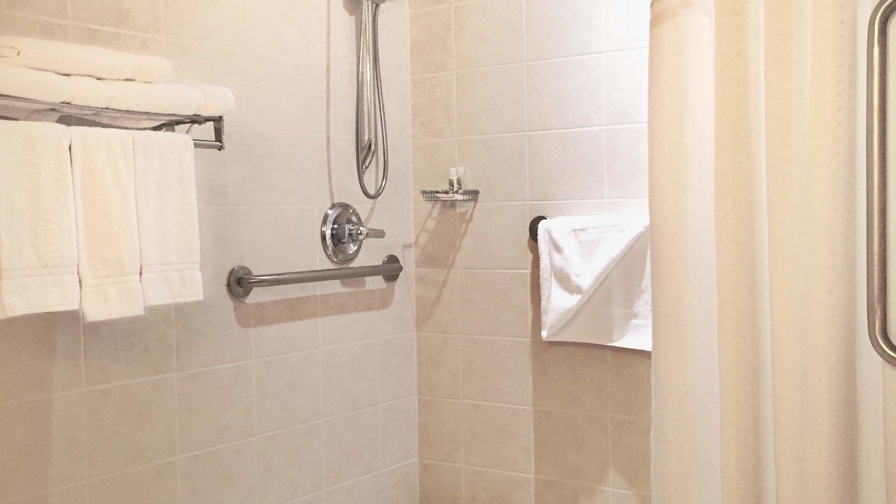 Photo of Bathroom in Laval