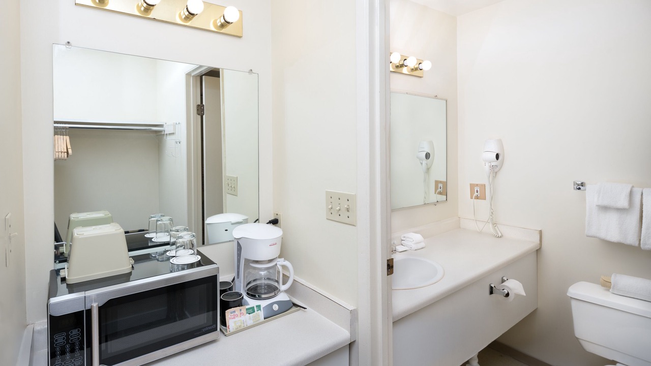 Photo of Bathroom in Renfrew-Collingwood