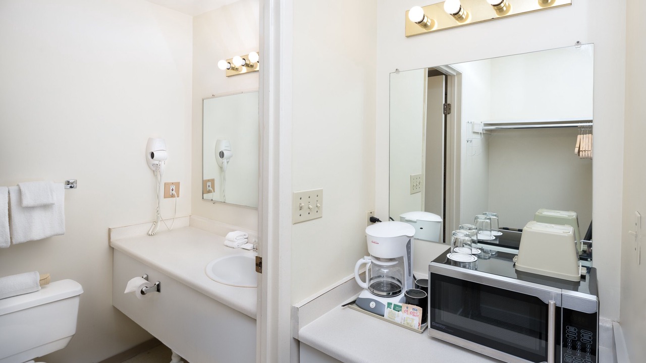 Photo of Bathroom in Renfrew-Collingwood