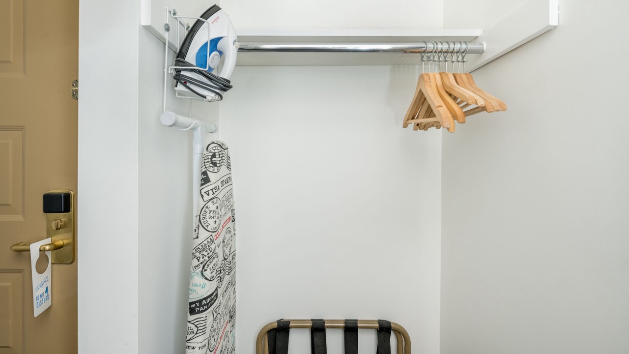 Photo of Bedroom in Renfrew-Collingwood