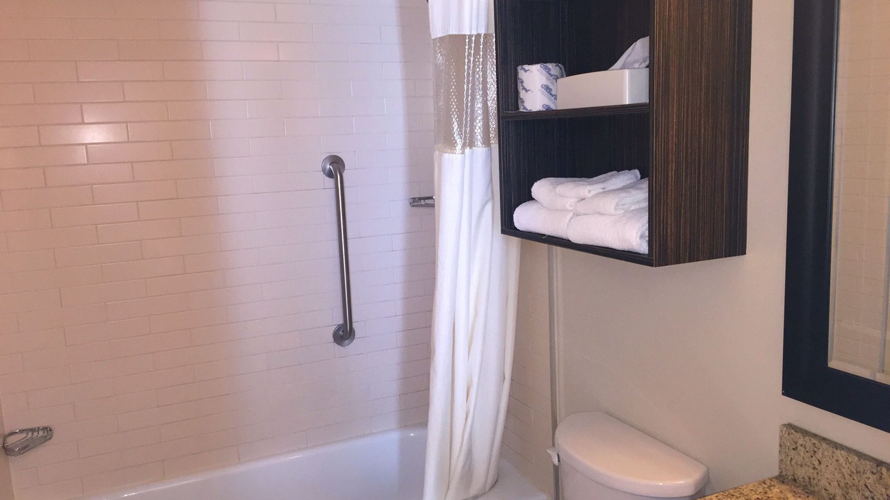 Photo of Bathroom in Dorval