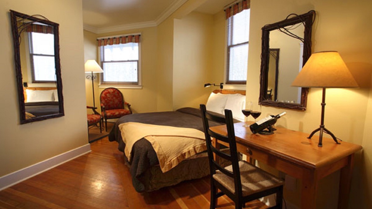 Photo of Bedroom in Lake Louise