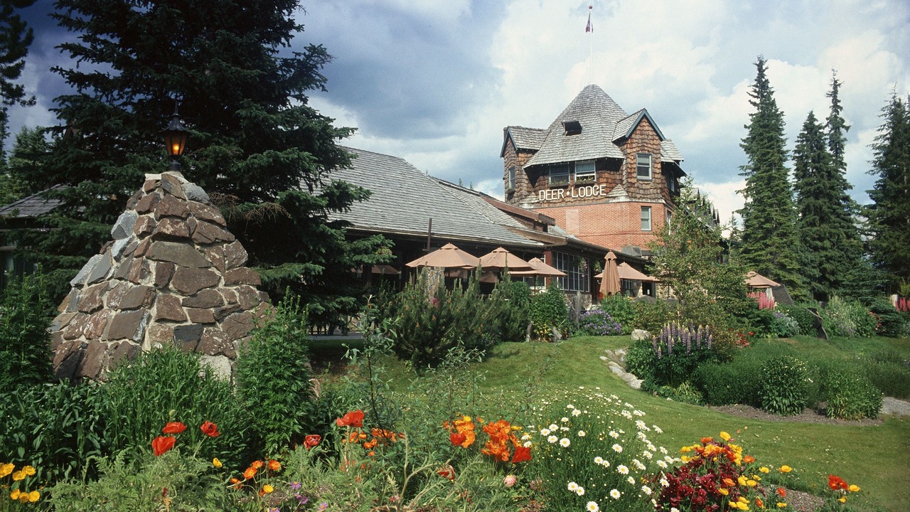 Photo of Buildings in Lake Louise