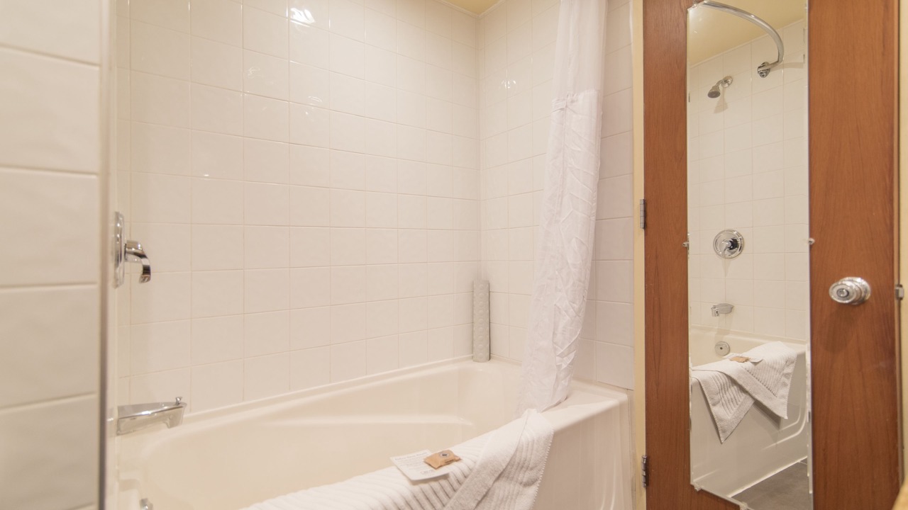 Photo of Bedroom in Lake Louise