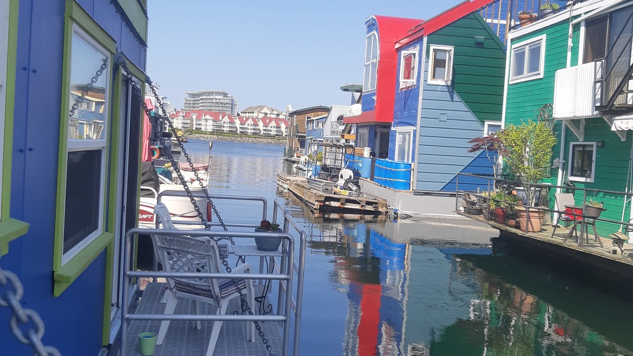 Photo of Others in James Bay