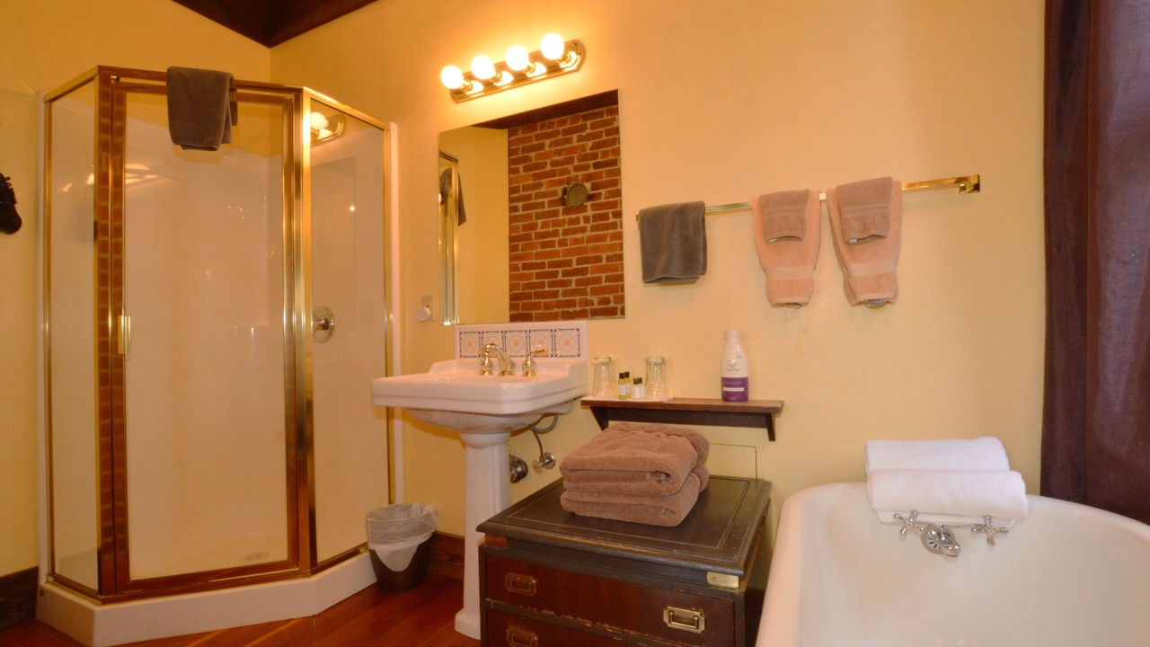 Photo of Bathroom in James Bay