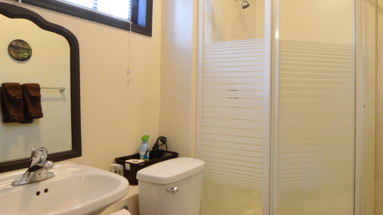 Photo of Bathroom in James Bay