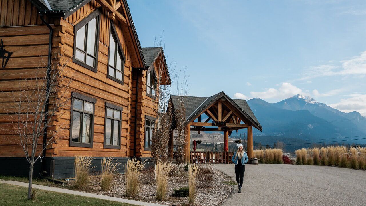 Photo of Outdoor in Golden