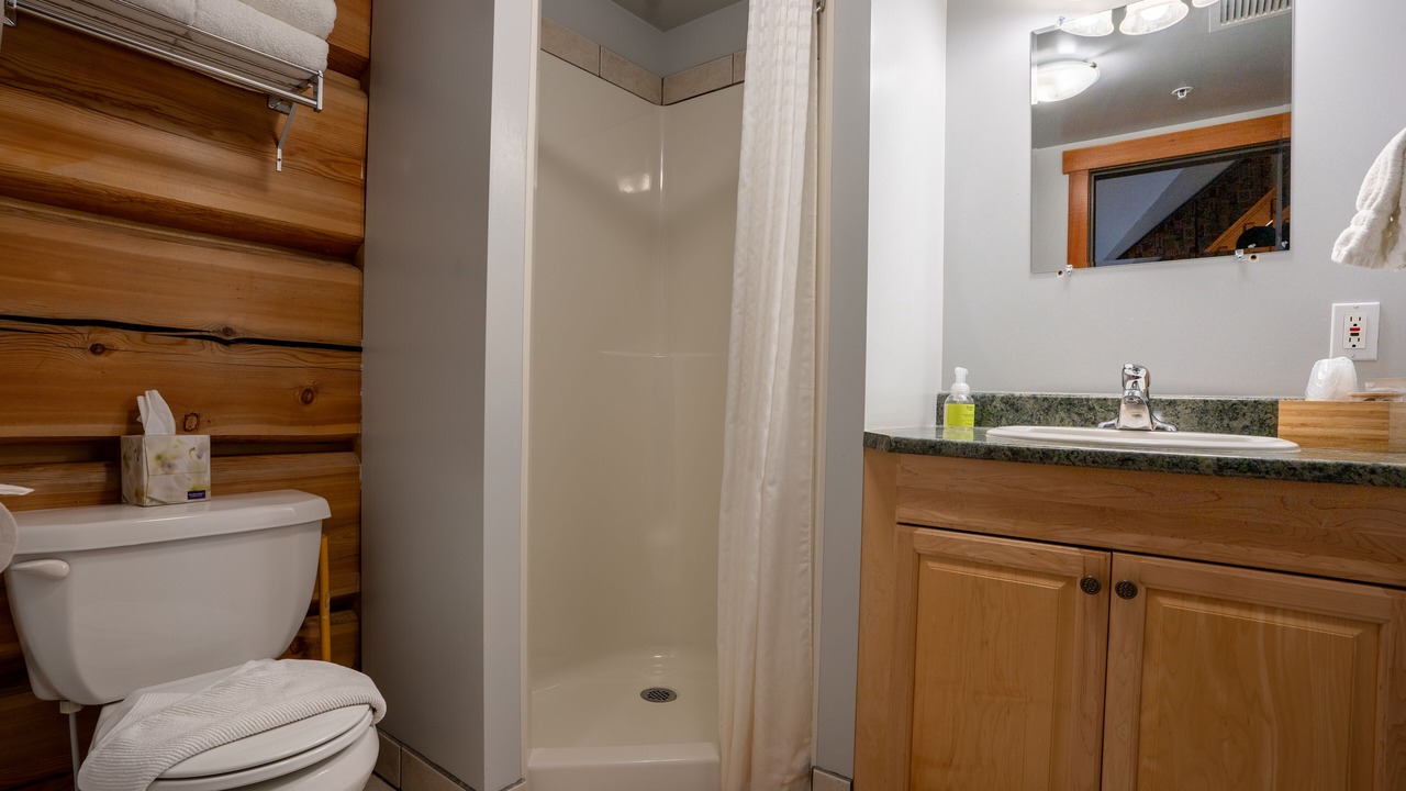 Photo of Bathroom in Golden