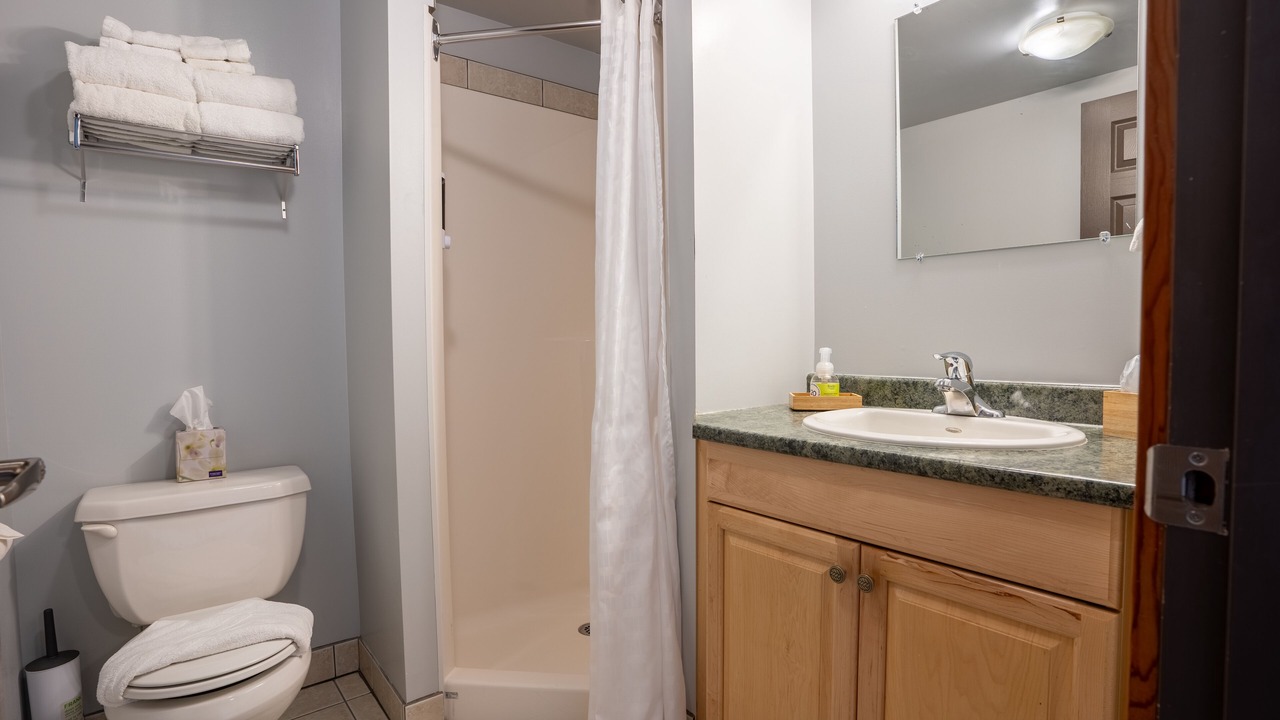 Photo of Bathroom in Golden