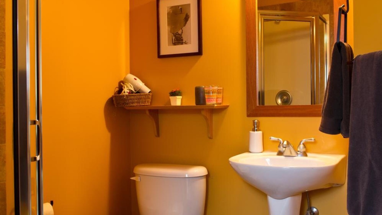 Photo of Bathroom in Golden