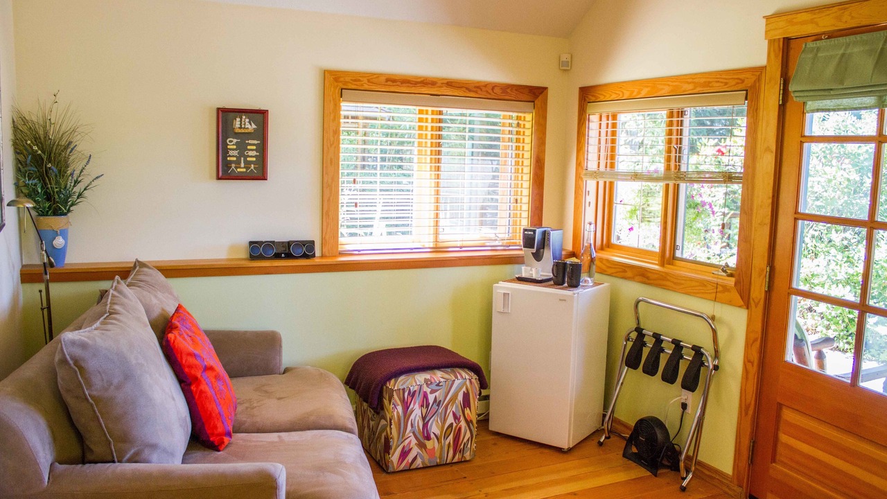 Photo of Livingroom in Tuwanek