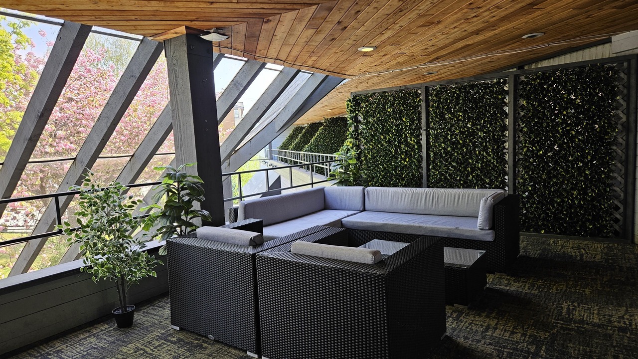 Photo of Patio Balcony in Gibsons