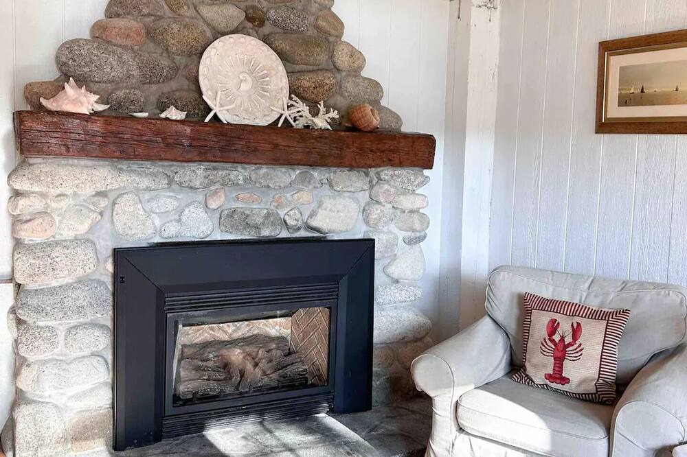 Photo of Livingroom in Boutiliers Point