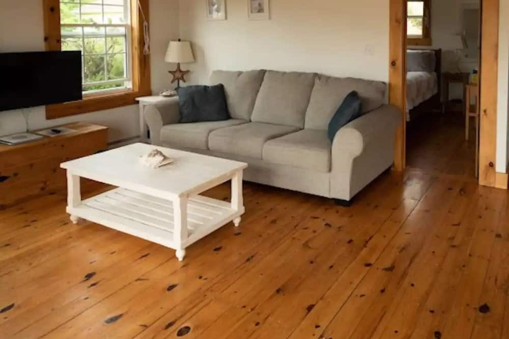 Photo of Livingroom in Boutiliers Point