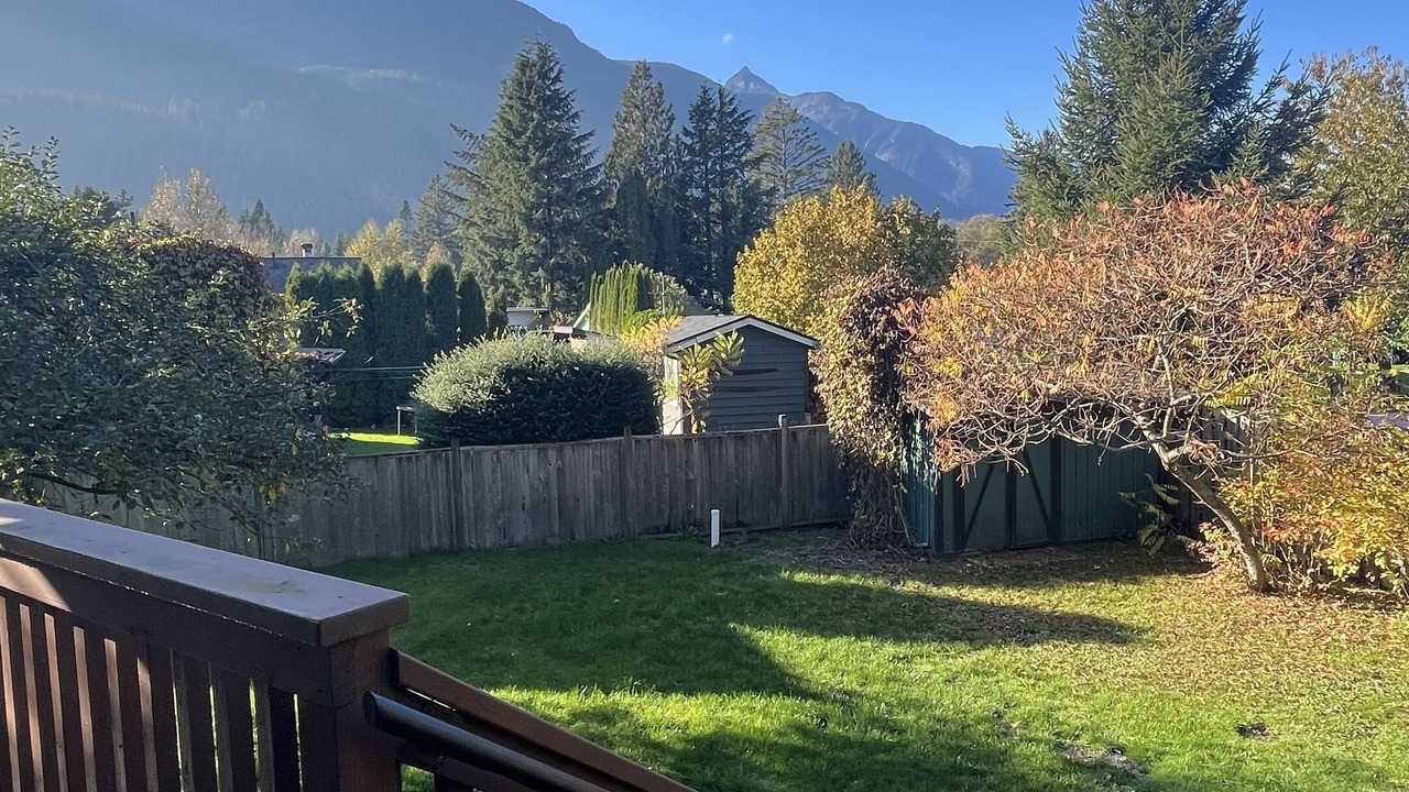 Photo of Outdoor in Brackendale