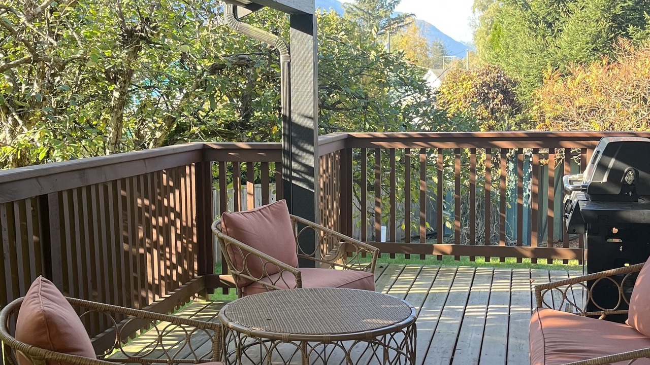 Photo of Outdoor in Brackendale