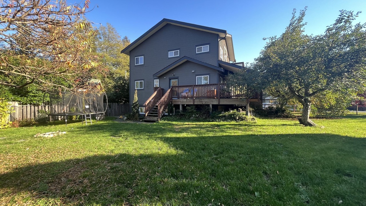 Photo of Outdoor in Brackendale