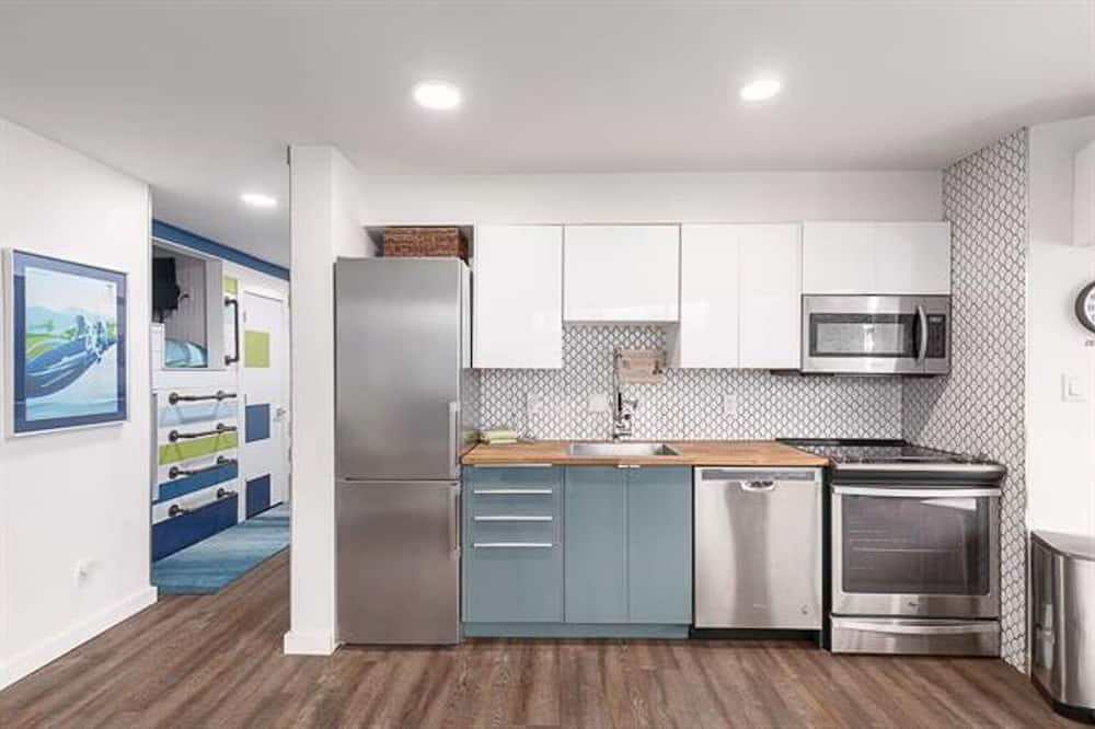 Photo of Kitchen in Whistler Cay Heights