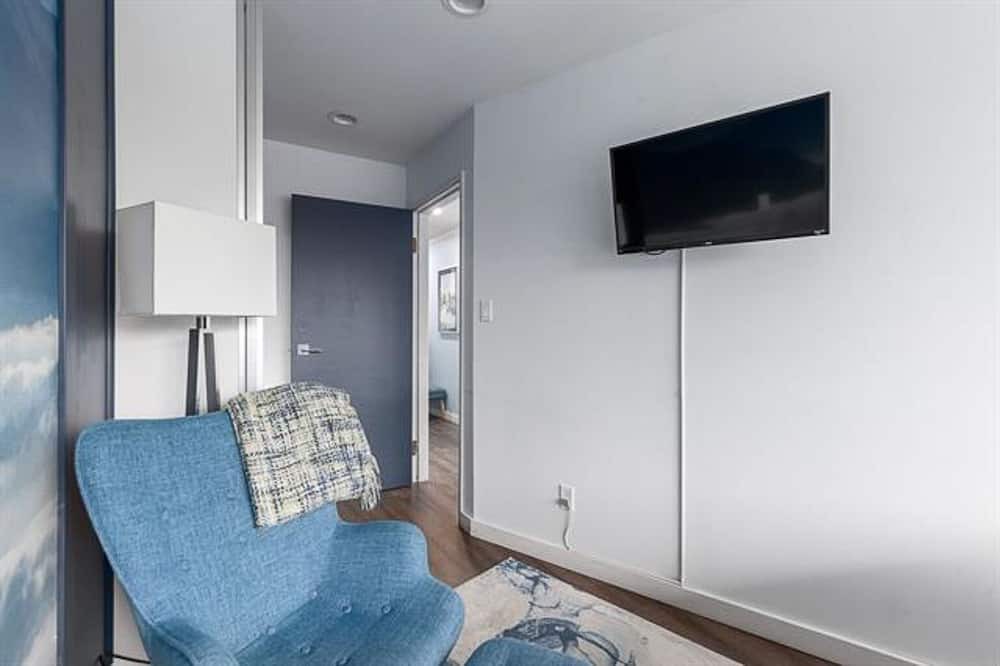 Photo of Livingroom in Whistler Cay Heights