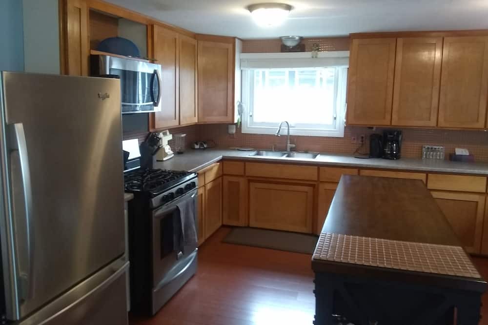 Photo of Kitchen in Amherstburg