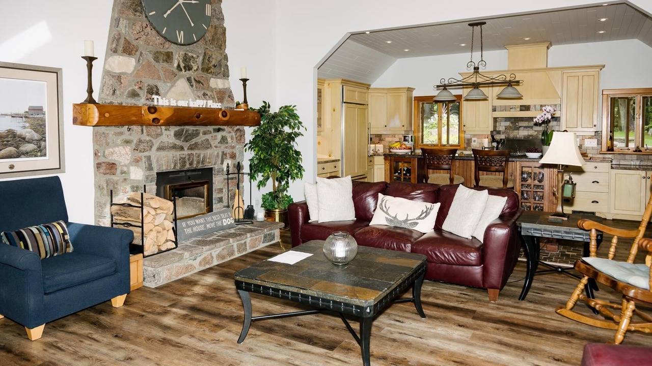 Photo of Livingroom in Haliburton