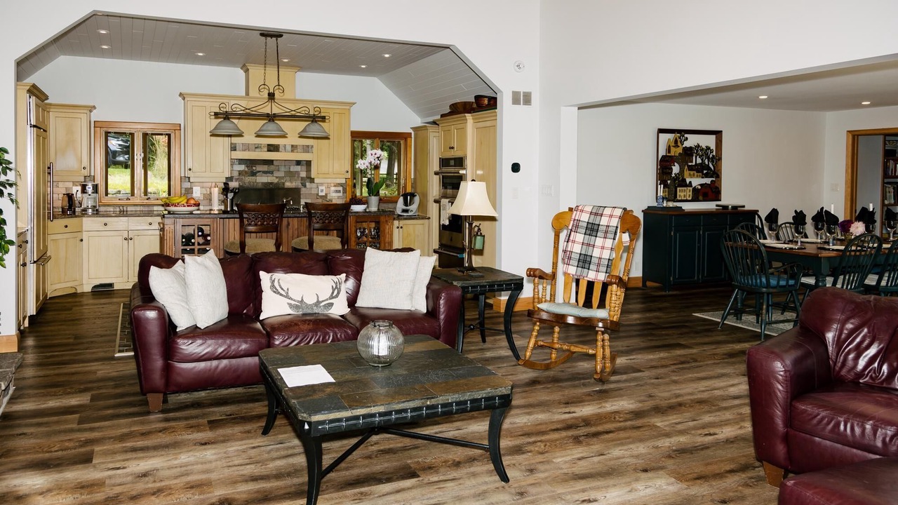 Photo of Livingroom in Haliburton
