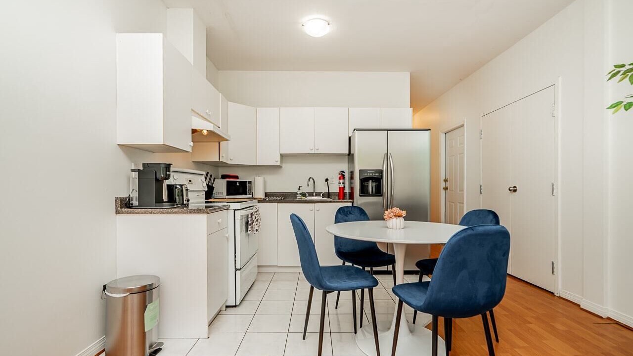 Photo of Kitchen in Central Lonsdale