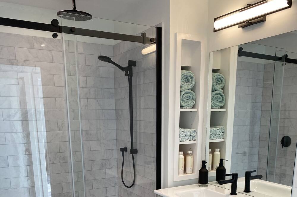 Photo of Bathroom in Boutiliers Point
