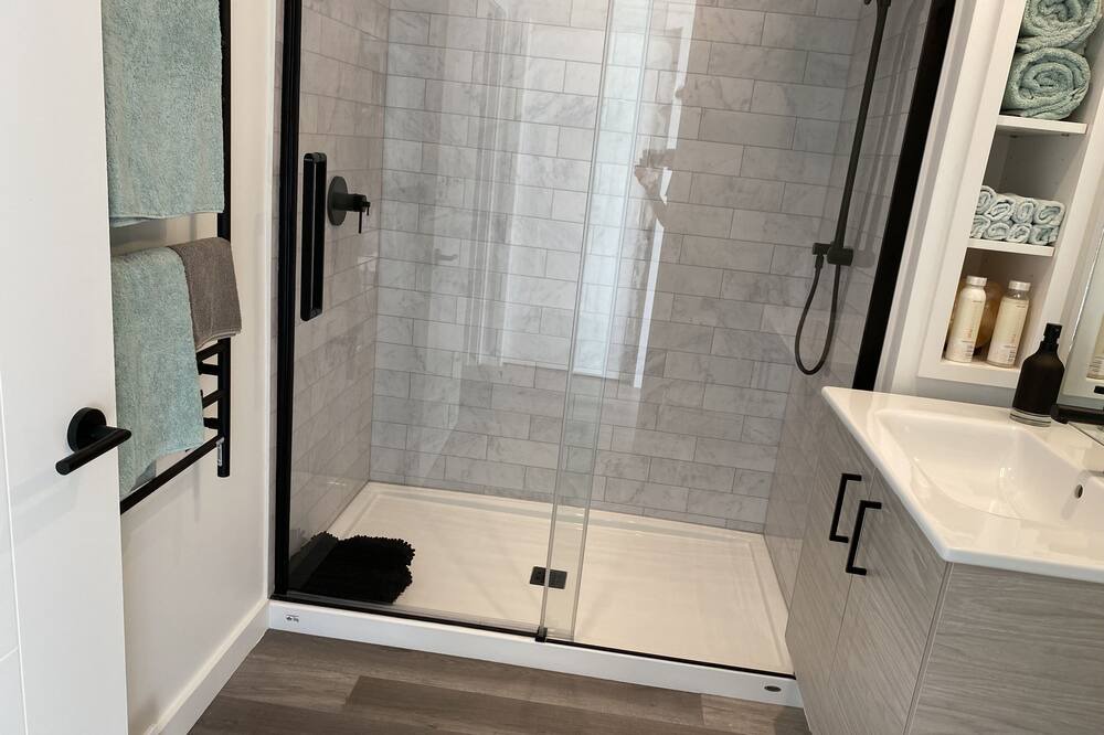 Photo of Bathroom in Boutiliers Point