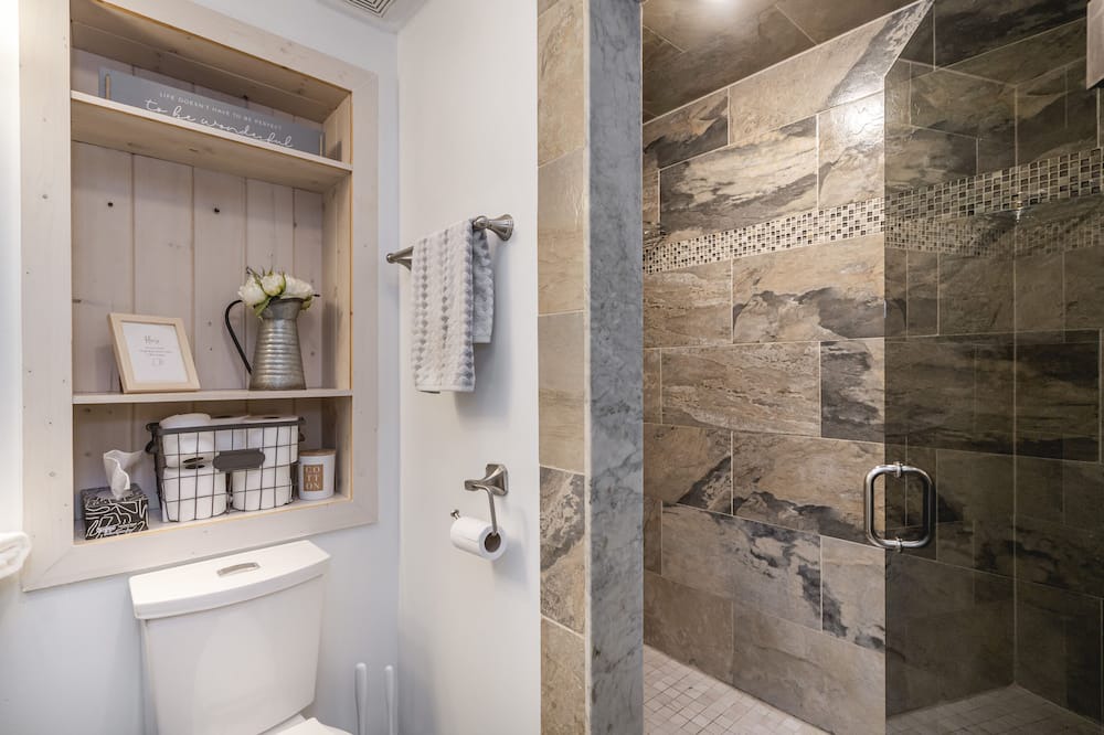 Photo of Bathroom in Severn Bridge