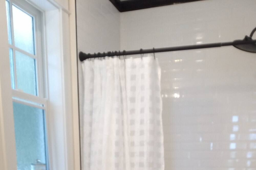 Photo of Bathroom in Earls Cove
