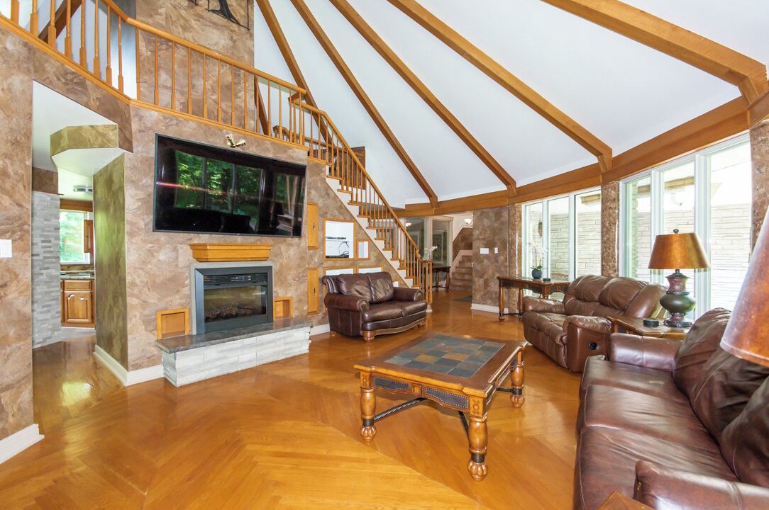 Photo of Livingroom in Ottawa Division