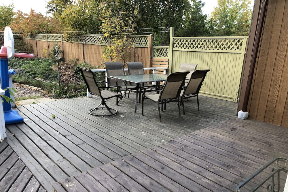 Photo of Patio Balcony in Victoria Beach
