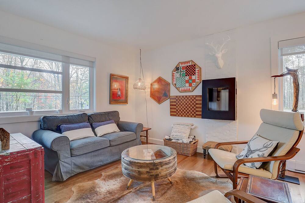 Photo of Livingroom in Lac-Brome