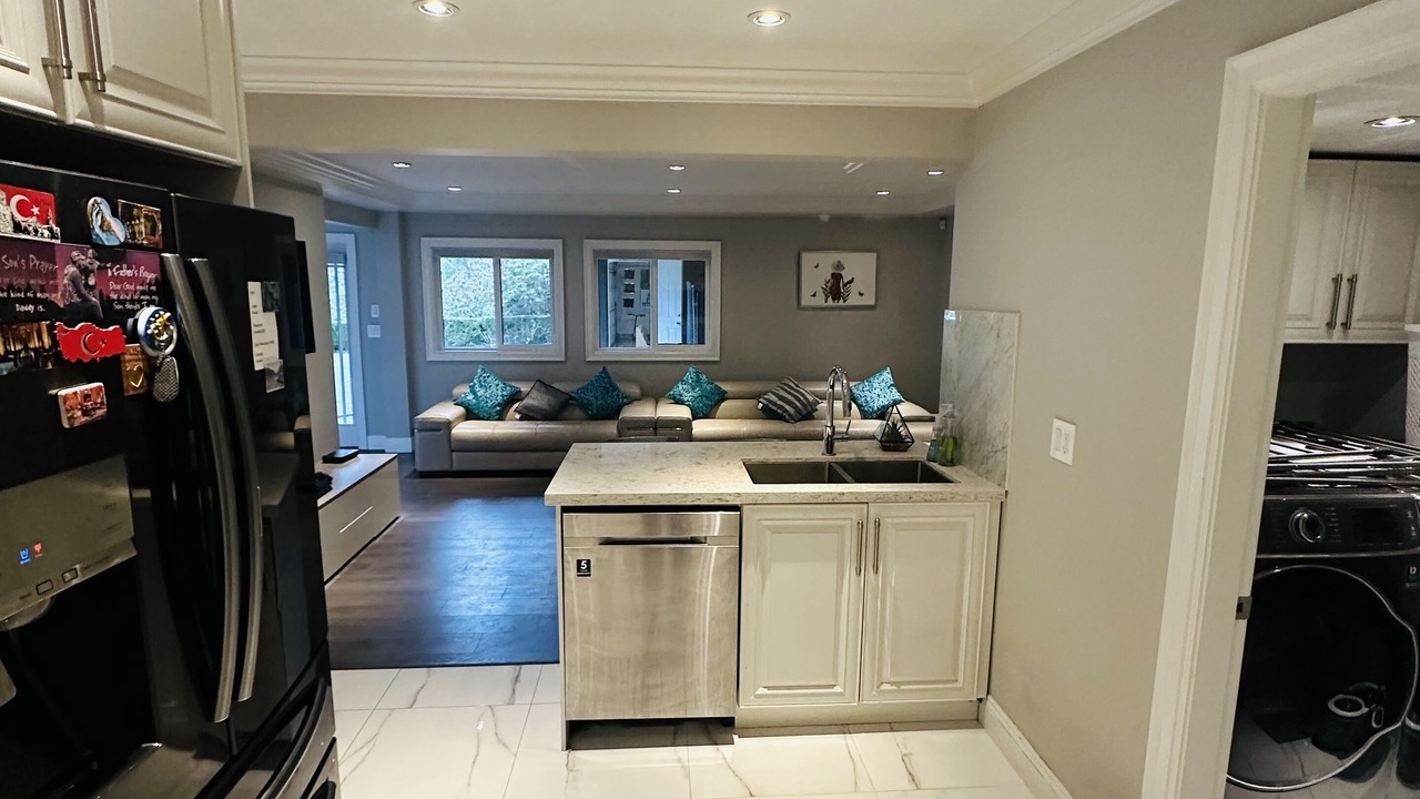 Photo of Kitchen in District of North Vancouver