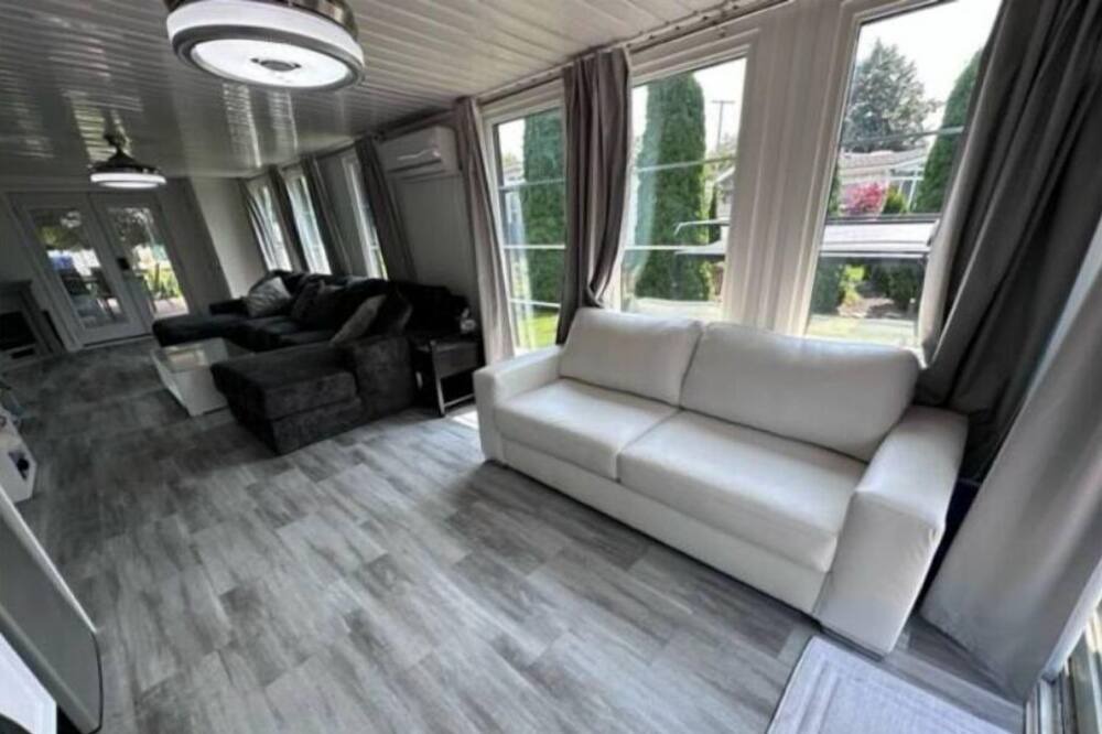 Photo of Livingroom in Sherkston