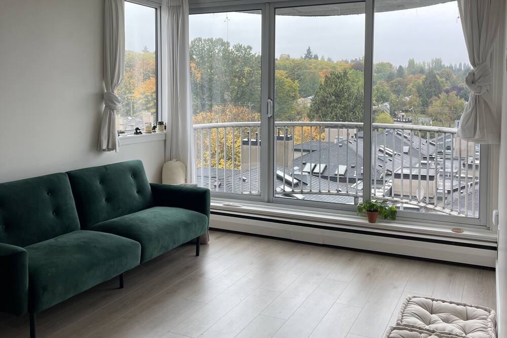 Photo of Livingroom in West Point Grey