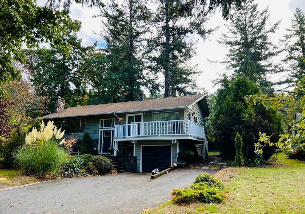 Photo of Outdoor in Cordova Bay