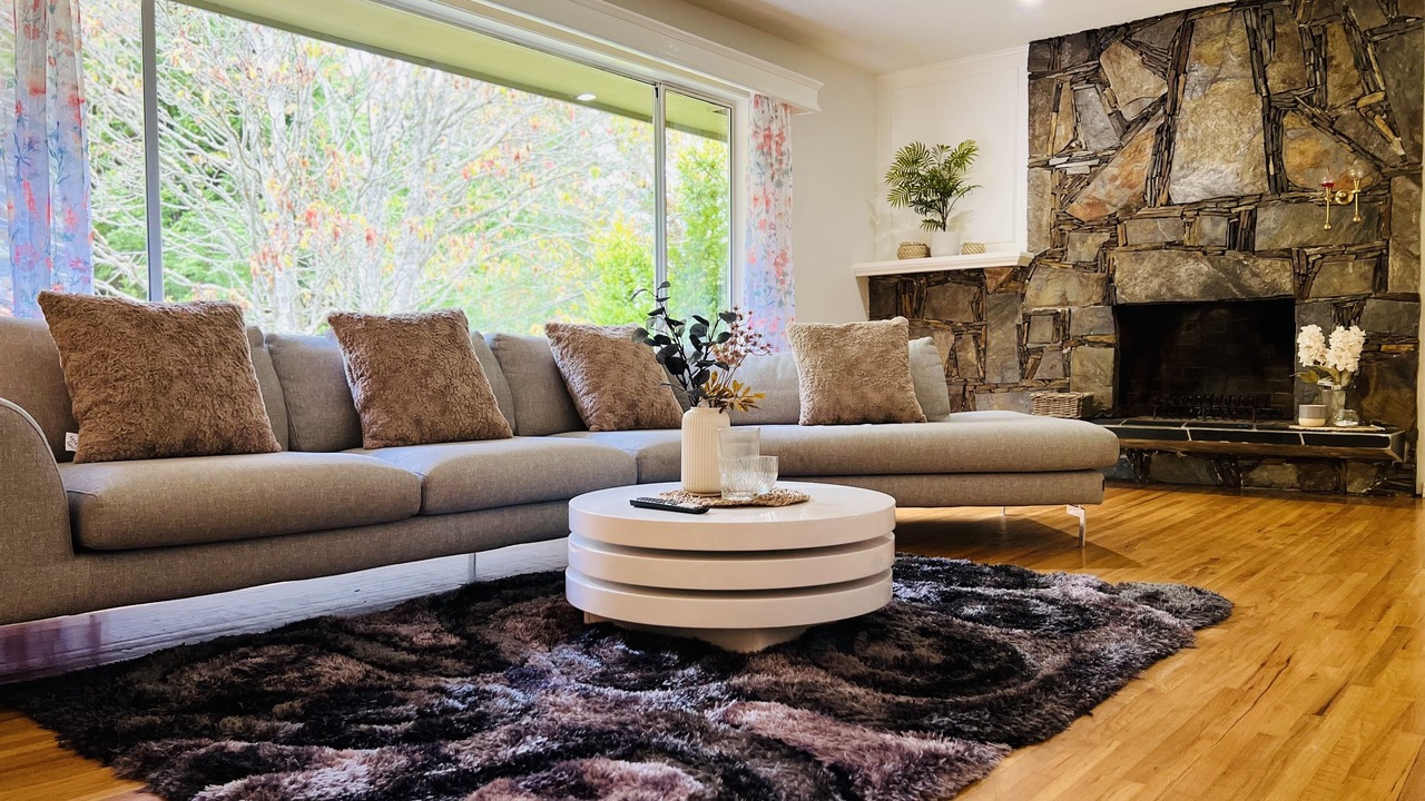 Photo of Livingroom in Cordova Bay