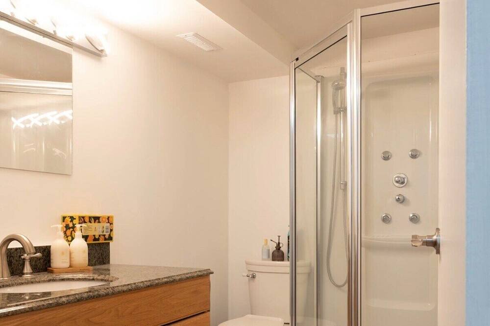 Photo of Bathroom in Leduc
