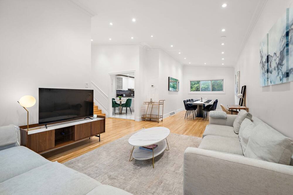 Photo of Livingroom in Cote-Saint-Luc