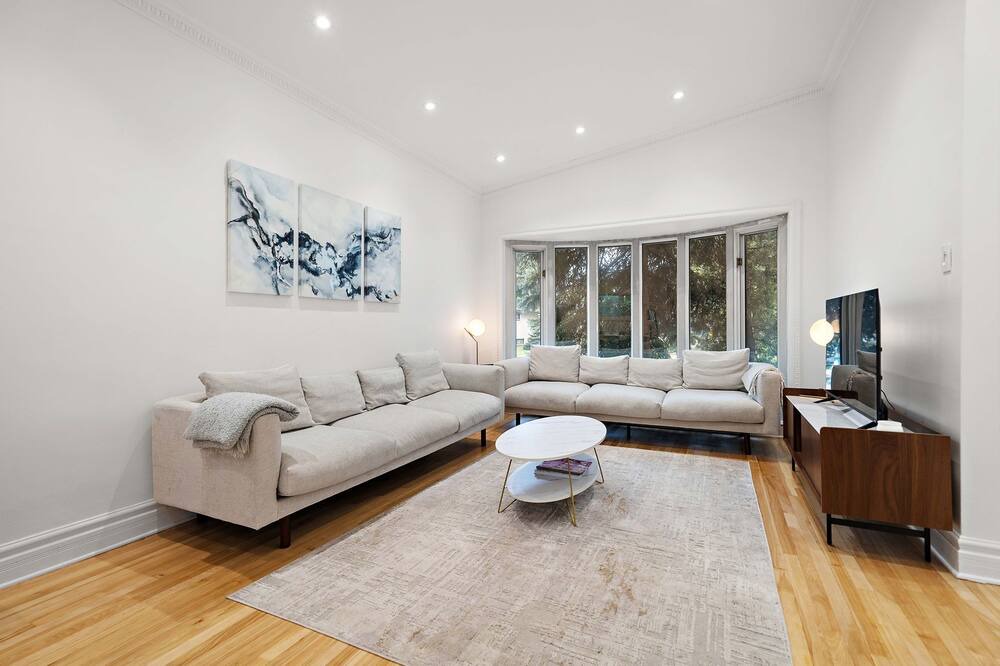 Photo of Livingroom in Cote-Saint-Luc