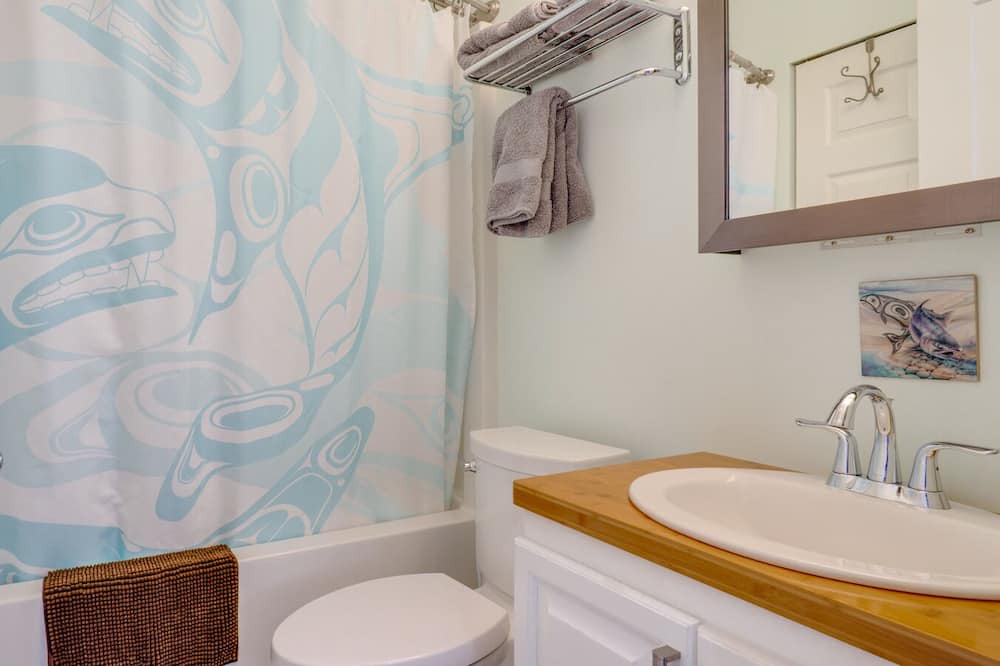 Photo of Bathroom in Port Alberni