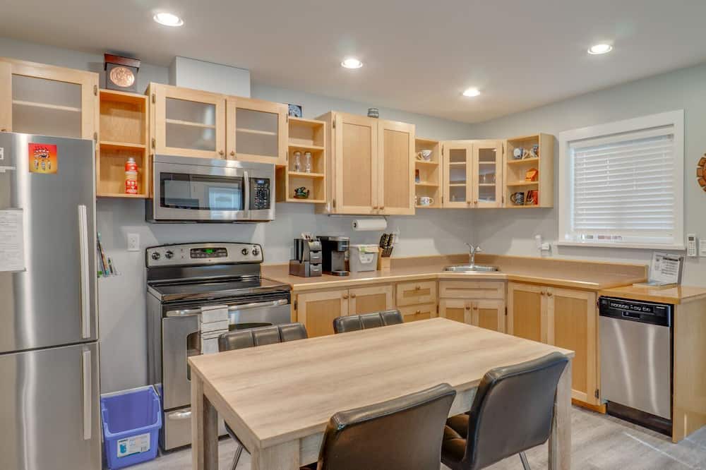 Photo of Kitchen in Port Alberni