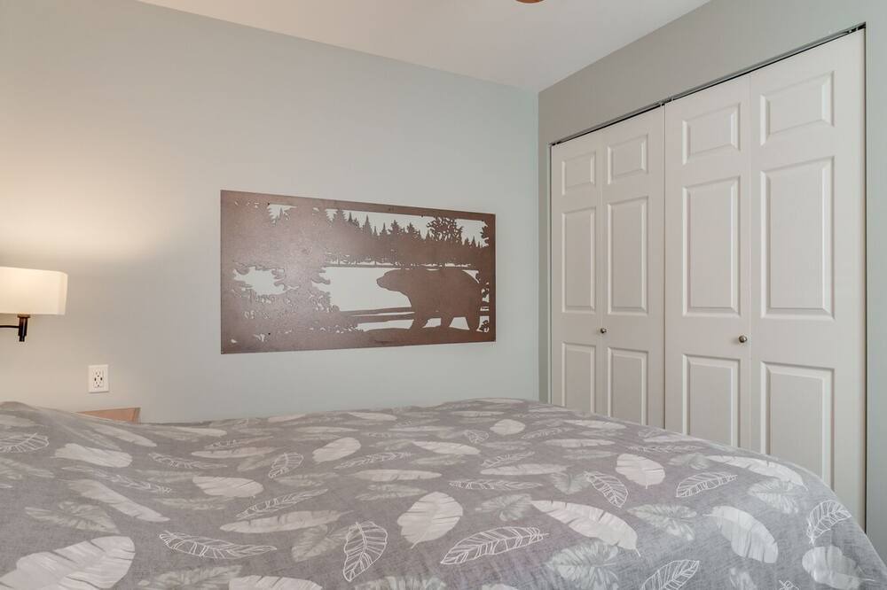 Photo of Bedroom in Port Alberni