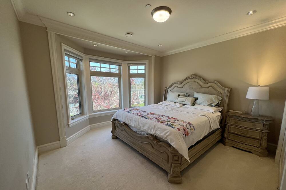 Photo of Bedroom in Arbutus Ridge